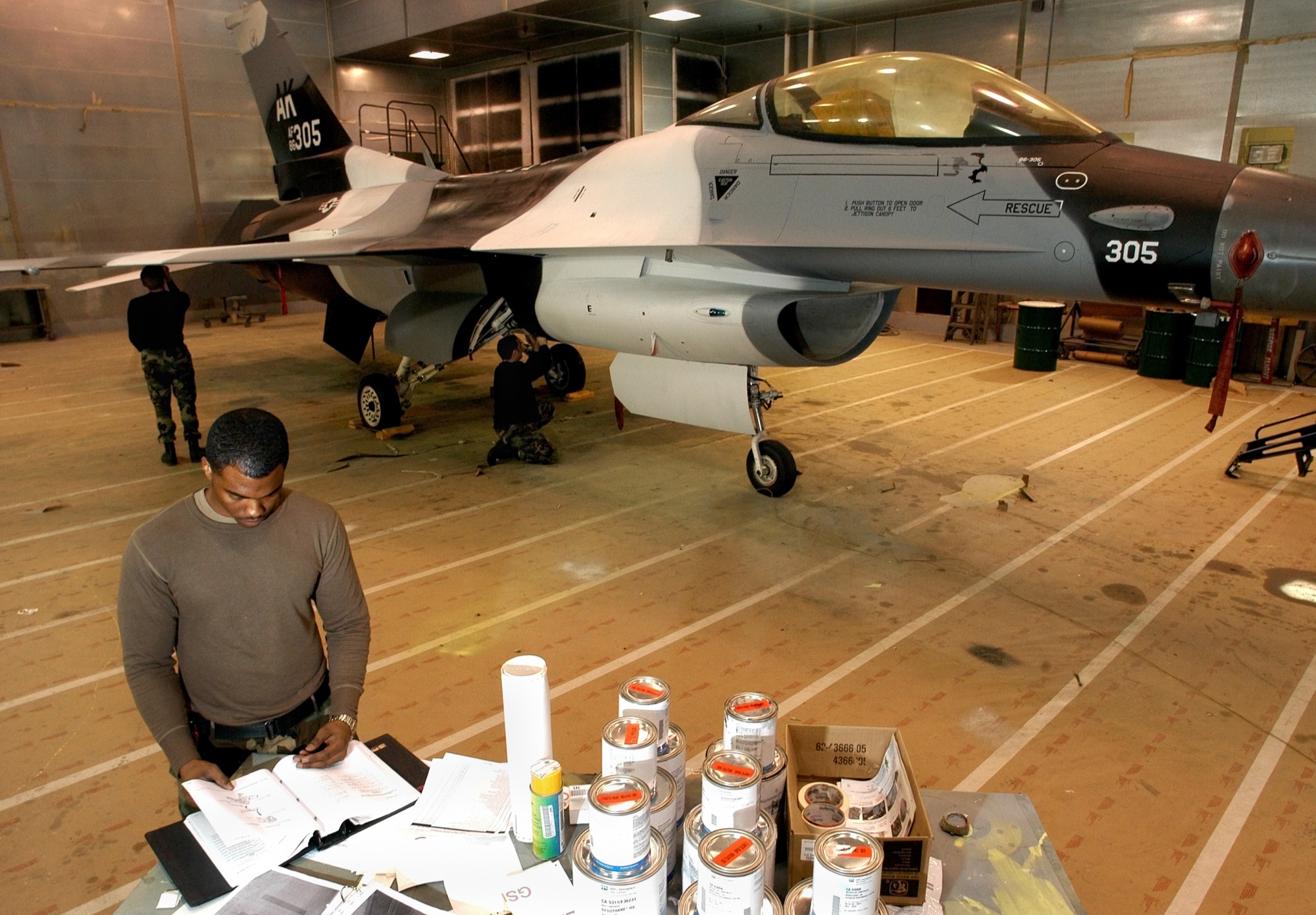 f16artic_20071206.jpg