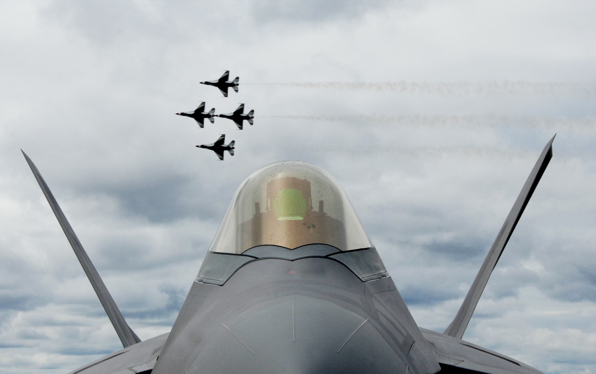 f16f22solstice_20080626.jpg