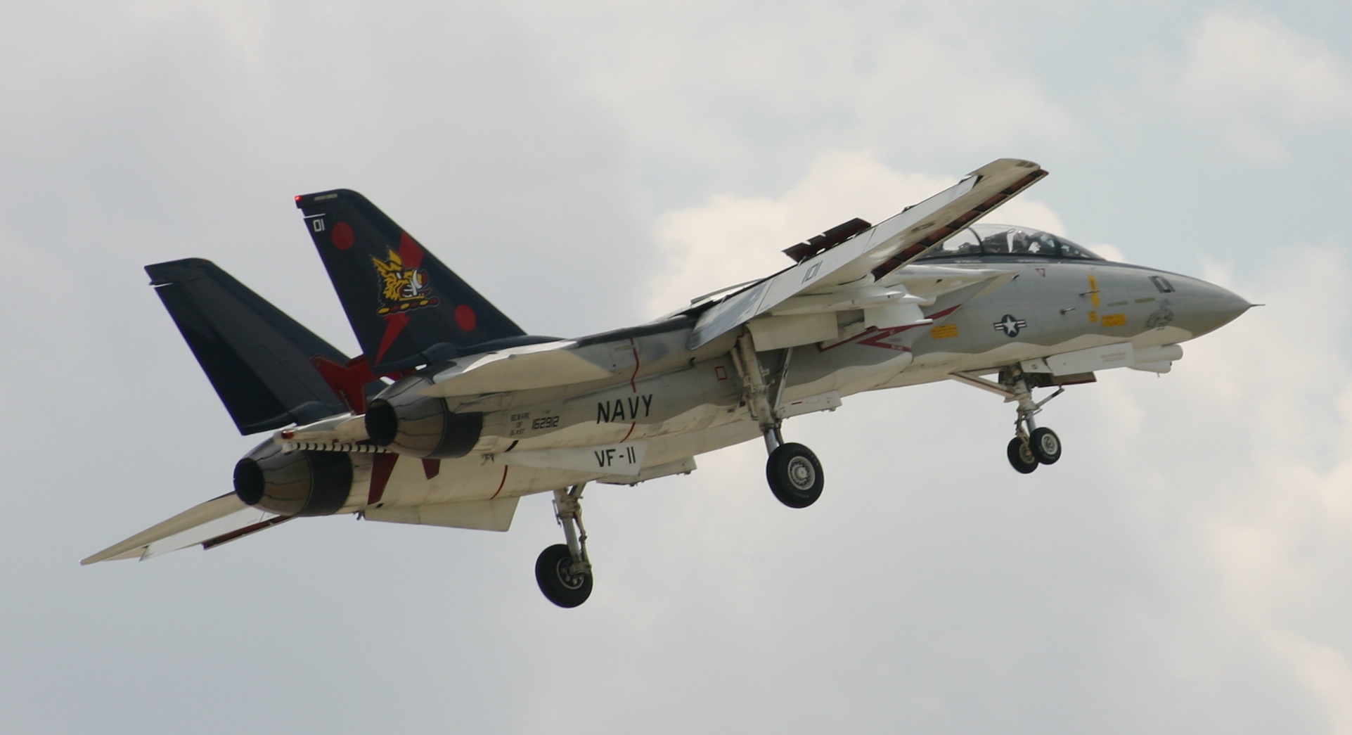 VF-11_F-14B_101(4).jpg