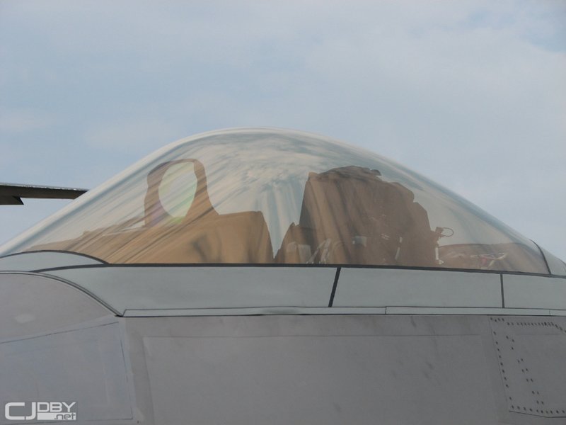f22-grheth.jpg